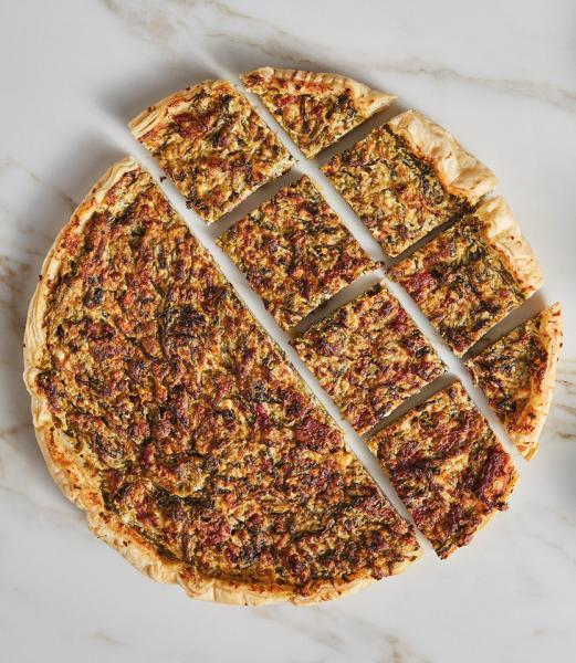 Tarte aux friarielli, pecorino et SAUCISSON PIQUANT