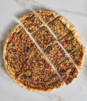 Tarte aux friarielli, pecorino et SAUCISSON PIQUANT