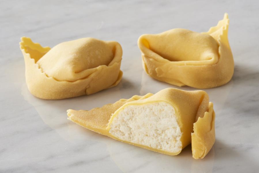 Tortelloni de azafrán con Grancrema de espárragos y queso gorgonzola