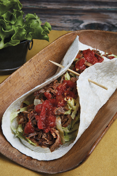 Tortilla pulled pork e salsa shakshuka