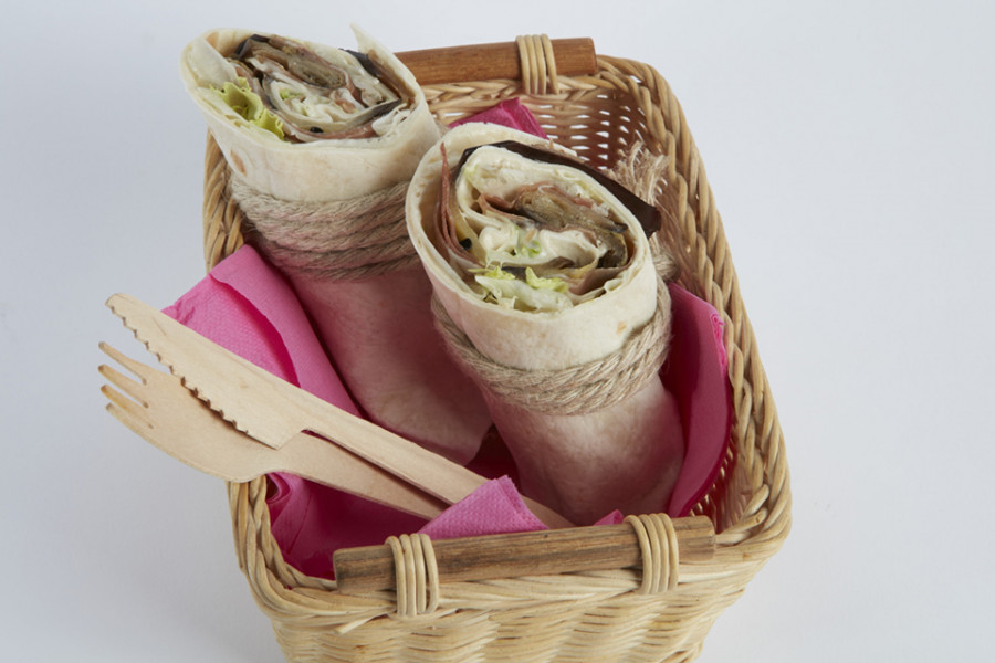 Tortilla de harina con jamón cocido, Grancrema de queso azul y berenjenas