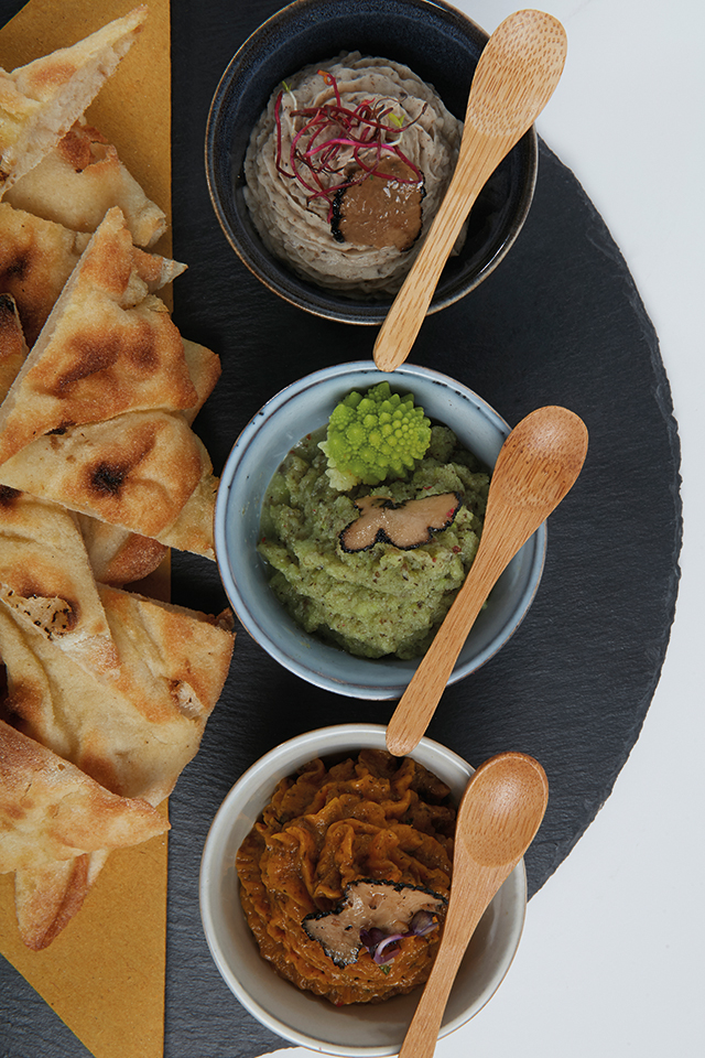 Tricolore di hummus al tartufo