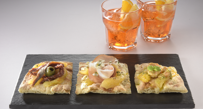 DREIERLEI PIZZEN MIT GELBEN TOMATEN