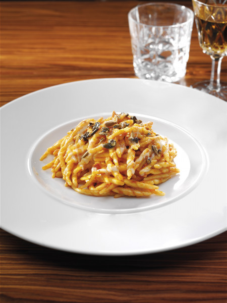 TROFIE AL PESTO ROSSO E SEMI