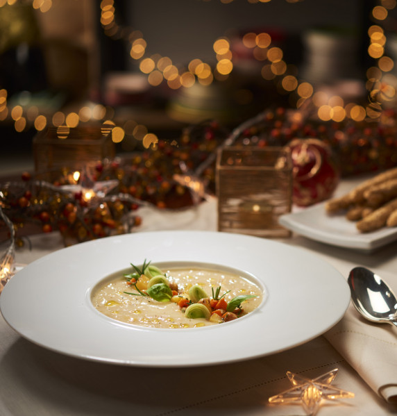 VELLUTATA DI PATATE E PORRO CON FANTASIA DI LEGUMI E VERDURE