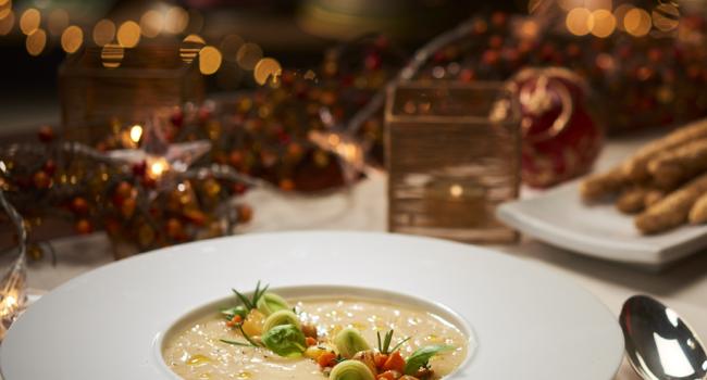 VELLUTATA DI PATATE E PORRO CON FANTASIA DI LEGUMI E VERDURE