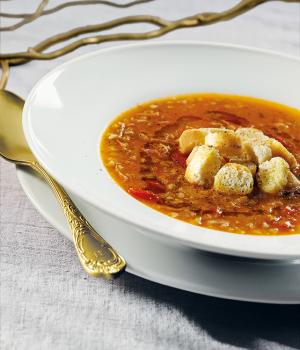 Zuppa di farro con prosciutto e crostini